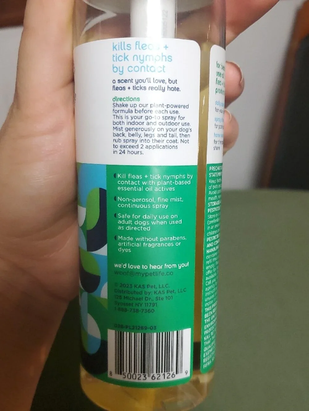 Flea + Tick Daily Spray for Dogs — White & Green